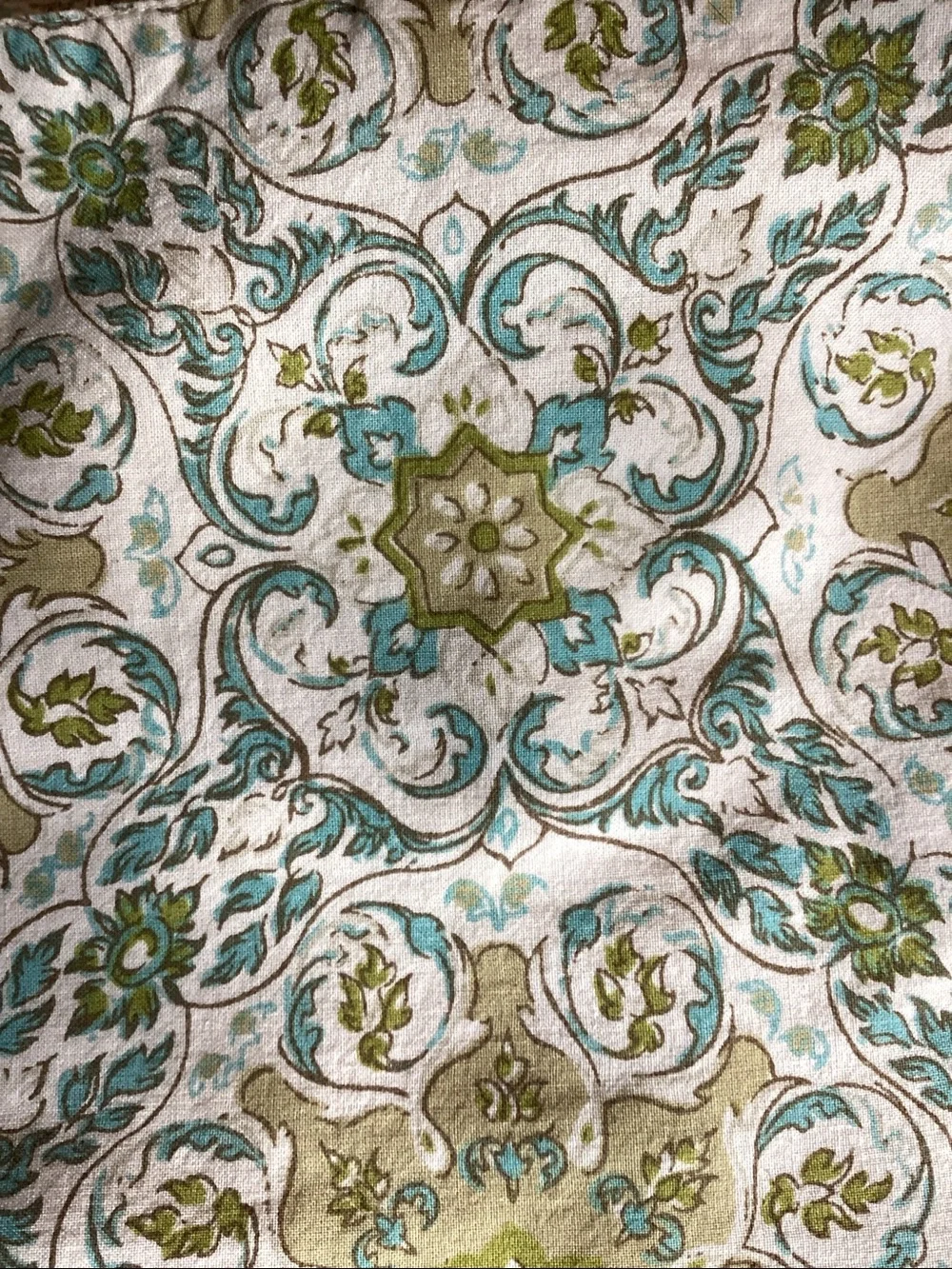 Pottery Barn 100% cotton table runner 18 x 108 inches